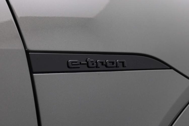 Audi Q8 e-tron S Edition 50 340pk | 39060035-19