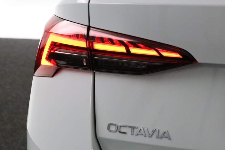Škoda Octavia Combi First Edition 1.5 TSI 85 kW / 115 pk Combi 6 versn | 39097391-11